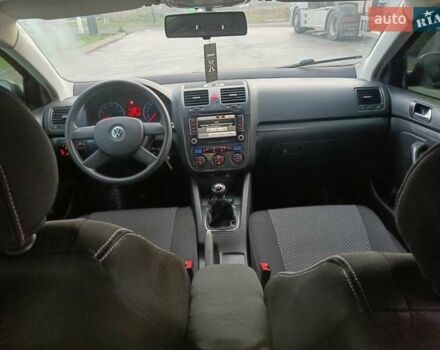 Черный Фольксваген Джетта, объемом двигателя 1.6 л и пробегом 210 тыс. км за 5700 $, фото 5 на Automoto.ua