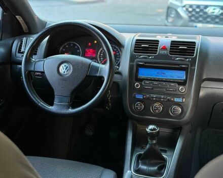 Чорний Фольксваген Джетта, об'ємом двигуна 1.6 л та пробігом 200 тис. км за 5990 $, фото 22 на Automoto.ua