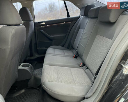 Черный Фольксваген Джетта, объемом двигателя 1.6 л и пробегом 195 тыс. км за 5400 $, фото 11 на Automoto.ua