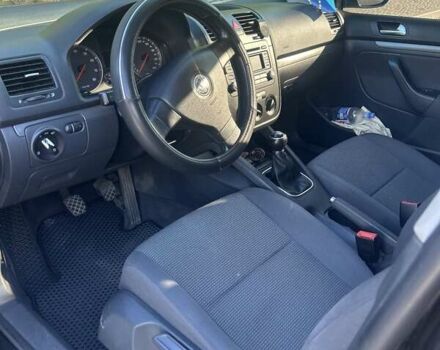 Черный Фольксваген Джетта, объемом двигателя 1.6 л и пробегом 249 тыс. км за 5000 $, фото 4 на Automoto.ua