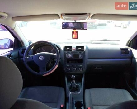 Черный Фольксваген Джетта, объемом двигателя 1.6 л и пробегом 235 тыс. км за 5500 $, фото 8 на Automoto.ua