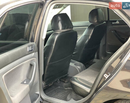 Фольксваген Джетта 2006 в Яворове на Automoto.ua Черный Фольксваген Джетта, объемом двигателя 1.6 л и пробегом 395 тыс. км за 3199 $, фото 9 на Automoto.ua