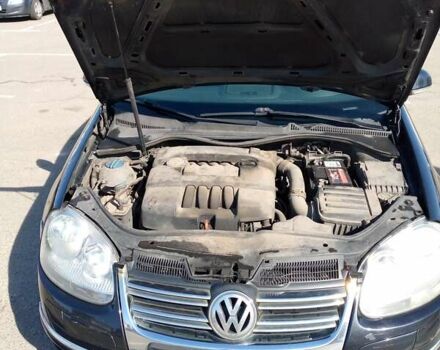 Черный Фольксваген Джетта, объемом двигателя 1.6 л и пробегом 235 тыс. км за 5500 $, фото 9 на Automoto.ua