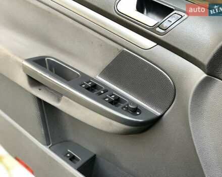 Фольксваген Джетта 2006 в Яворове на Automoto.ua Черный Фольксваген Джетта, объемом двигателя 1.6 л и пробегом 395 тыс. км за 3199 $, фото 16 на Automoto.ua