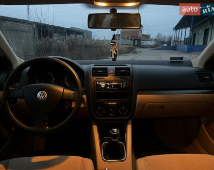 Черный Фольксваген Джетта, объемом двигателя 1.6 л и пробегом 202 тыс. км за 5200 $, фото 1 на Automoto.ua