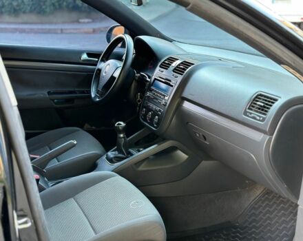 Черный Фольксваген Джетта, объемом двигателя 1.6 л и пробегом 200 тыс. км за 5950 $, фото 24 на Automoto.ua