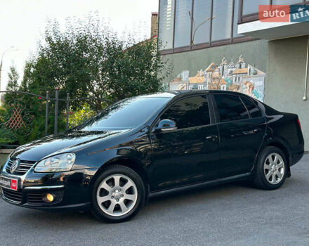 Черный Фольксваген Джетта, объемом двигателя 1.6 л и пробегом 200 тыс. км за 5950 $, фото 3 на Automoto.ua