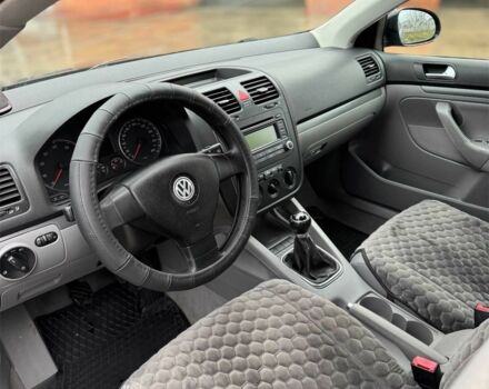 Черный Фольксваген Джетта, объемом двигателя 1.6 л и пробегом 282 тыс. км за 4500 $, фото 11 на Automoto.ua