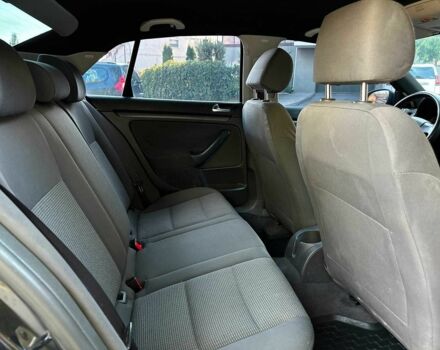 Чорний Фольксваген Джетта, об'ємом двигуна 1.6 л та пробігом 200 тис. км за 5990 $, фото 20 на Automoto.ua