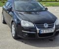 Черный Фольксваген Джетта, объемом двигателя 1.6 л и пробегом 380 тыс. км за 5500 $, фото 1 на Automoto.ua