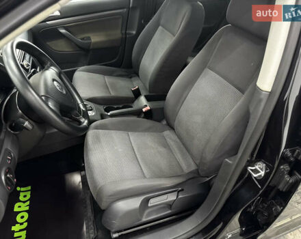 Черный Фольксваген Джетта, объемом двигателя 1.6 л и пробегом 143 тыс. км за 6500 $, фото 9 на Automoto.ua