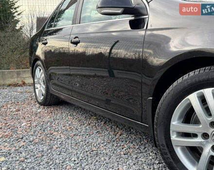 Чорний Фольксваген Джетта, об'ємом двигуна 1.6 л та пробігом 187 тис. км за 5350 $, фото 21 на Automoto.ua