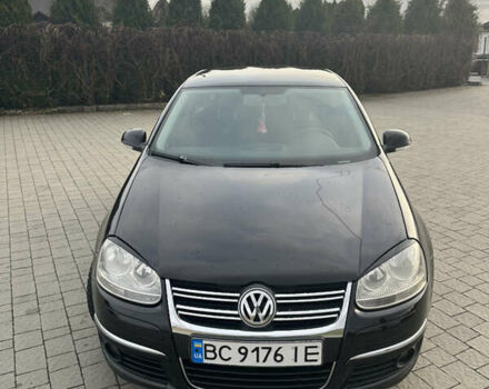 Чорний Фольксваген Джетта, об'ємом двигуна 1.6 л та пробігом 327 тис. км за 4400 $, фото 2 на Automoto.ua