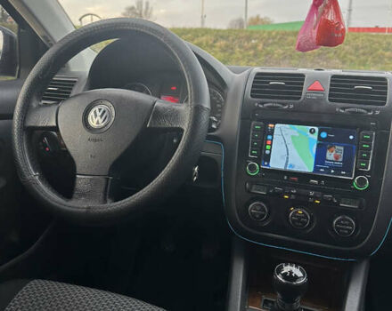 Чорний Фольксваген Джетта, об'ємом двигуна 1.6 л та пробігом 327 тис. км за 4400 $, фото 29 на Automoto.ua