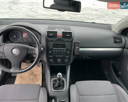 Черный Фольксваген Джетта, объемом двигателя 1.39 л и пробегом 228 тыс. км за 5450 $, фото 32 на Automoto.ua