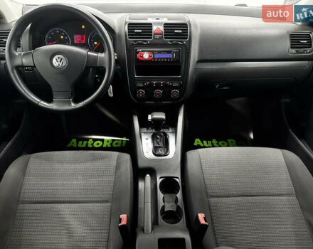 Черный Фольксваген Джетта, объемом двигателя 1.6 л и пробегом 143 тыс. км за 6500 $, фото 7 на Automoto.ua