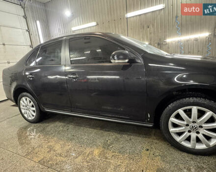 Черный Фольксваген Джетта, объемом двигателя 1.6 л и пробегом 257 тыс. км за 5600 $, фото 7 на Automoto.ua