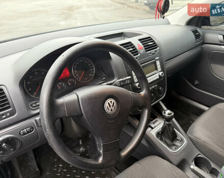 Чорний Фольксваген Джетта, об'ємом двигуна 1.6 л та пробігом 273 тис. км за 6500 $, фото 3 на Automoto.ua