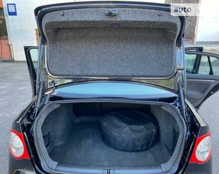 Черный Фольксваген Джетта, объемом двигателя 1.6 л и пробегом 213 тыс. км за 5900 $, фото 9 на Automoto.ua