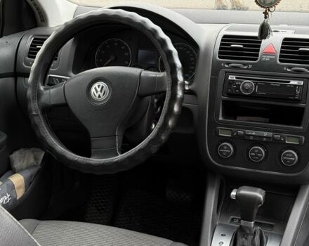 Чорний Фольксваген Джетта, об'ємом двигуна 1.6 л та пробігом 251 тис. км за 4700 $, фото 4 на Automoto.ua