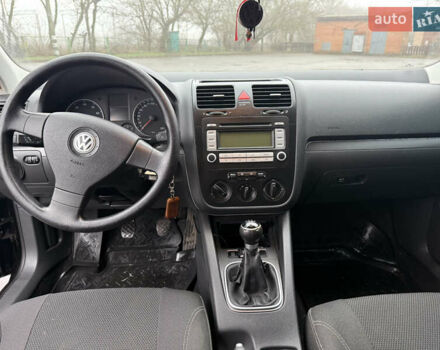 Чорний Фольксваген Джетта, об'ємом двигуна 1.6 л та пробігом 273 тис. км за 6500 $, фото 9 на Automoto.ua