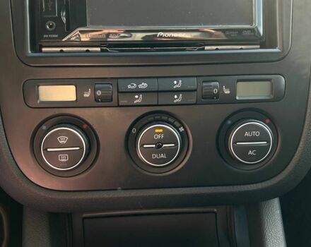 Чорний Фольксваген Джетта, об'ємом двигуна 1.6 л та пробігом 245 тис. км за 7200 $, фото 11 на Automoto.ua