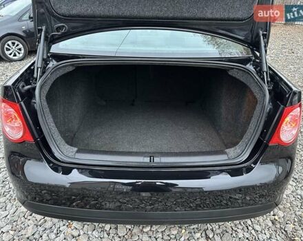 Черный Фольксваген Джетта, объемом двигателя 1.6 л и пробегом 251 тыс. км за 6200 $, фото 20 на Automoto.ua