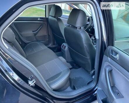 Черный Фольксваген Джетта, объемом двигателя 1.6 л и пробегом 213 тыс. км за 5900 $, фото 10 на Automoto.ua