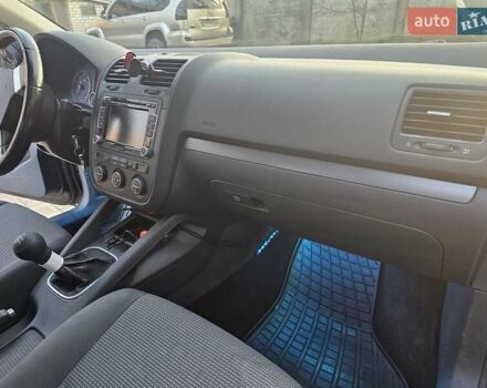 Чорний Фольксваген Джетта, об'ємом двигуна 1.6 л та пробігом 234 тис. км за 7500 $, фото 3 на Automoto.ua