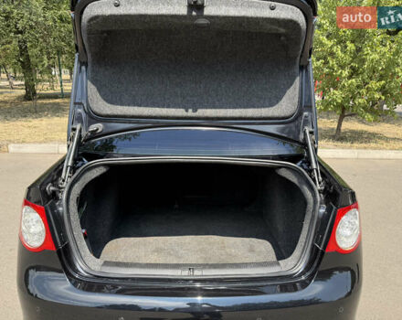 Черный Фольксваген Джетта, объемом двигателя 1.9 л и пробегом 349 тыс. км за 8100 $, фото 5 на Automoto.ua