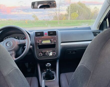 Черный Фольксваген Джетта, объемом двигателя 1.6 л и пробегом 248 тыс. км за 7400 $, фото 10 на Automoto.ua