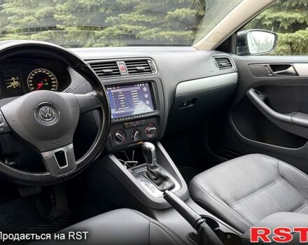 Черный Фольксваген Джетта, объемом двигателя 2 л и пробегом 261 тыс. км за 10999 $, фото 7 на Automoto.ua