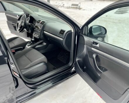 Чорний Фольксваген Джетта, об'ємом двигуна 1.6 л та пробігом 328 тис. км за 6499 $, фото 7 на Automoto.ua