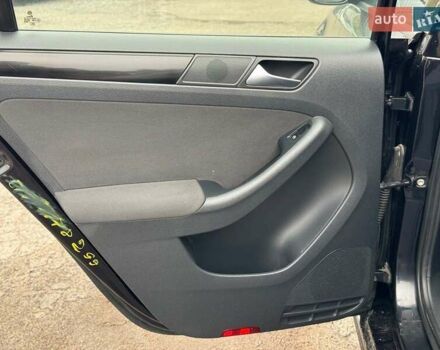 Черный Фольксваген Джетта, объемом двигателя 1.6 л и пробегом 279 тыс. км за 8690 $, фото 18 на Automoto.ua