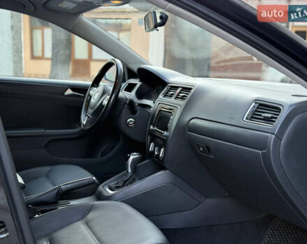 Черный Фольксваген Джетта, объемом двигателя 2.48 л и пробегом 152 тыс. км за 8400 $, фото 13 на Automoto.ua