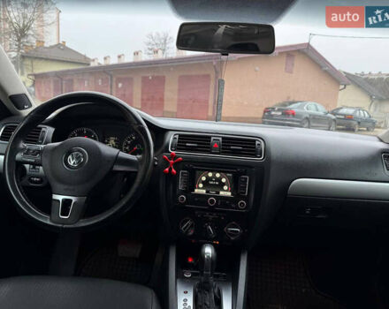 Черный Фольксваген Джетта, объемом двигателя 2 л и пробегом 170 тыс. км за 8300 $, фото 62 на Automoto.ua