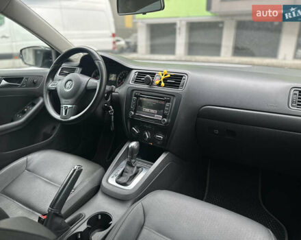 Черный Фольксваген Джетта, объемом двигателя 2.48 л и пробегом 202 тыс. км за 8100 $, фото 9 на Automoto.ua