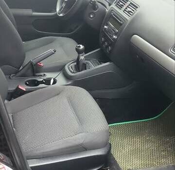 Черный Фольксваген Джетта, объемом двигателя 1.6 л и пробегом 250 тыс. км за 9000 $, фото 13 на Automoto.ua