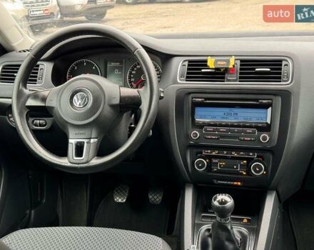 Черный Фольксваген Джетта, объемом двигателя 1.6 л и пробегом 279 тыс. км за 8690 $, фото 24 на Automoto.ua