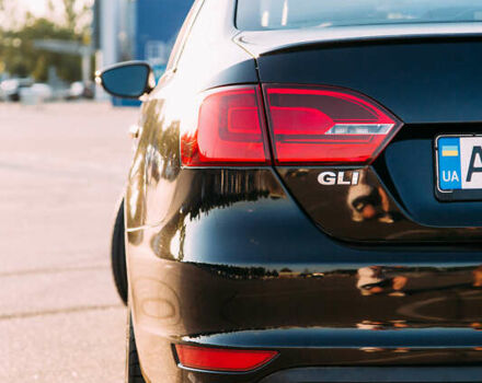 Черный Фольксваген Джетта, объемом двигателя 2 л и пробегом 178 тыс. км за 13100 $, фото 4 на Automoto.ua