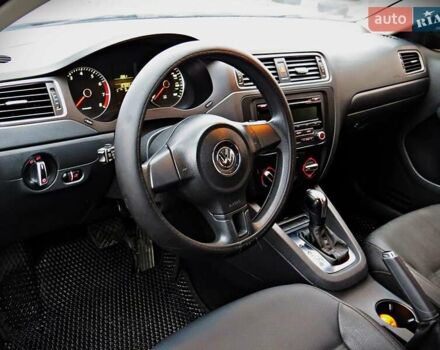 Черный Фольксваген Джетта, объемом двигателя 2.48 л и пробегом 203 тыс. км за 8900 $, фото 5 на Automoto.ua