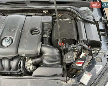 Черный Фольксваген Джетта, объемом двигателя 2.5 л и пробегом 174 тыс. км за 8300 $, фото 15 на Automoto.ua