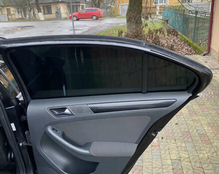 Черный Фольксваген Джетта, объемом двигателя 1.2 л и пробегом 112 тыс. км за 7800 $, фото 18 на Automoto.ua