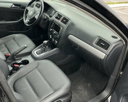 Чорний Фольксваген Джетта, об'ємом двигуна 2.5 л та пробігом 260 тис. км за 9400 $, фото 4 на Automoto.ua