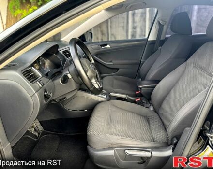 Черный Фольксваген Джетта, объемом двигателя 2 л и пробегом 215 тыс. км за 7800 $, фото 6 на Automoto.ua