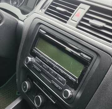 Черный Фольксваген Джетта, объемом двигателя 1.6 л и пробегом 250 тыс. км за 9000 $, фото 11 на Automoto.ua