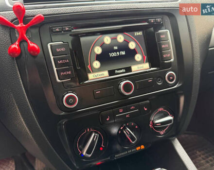 Черный Фольксваген Джетта, объемом двигателя 2 л и пробегом 170 тыс. км за 8300 $, фото 45 на Automoto.ua