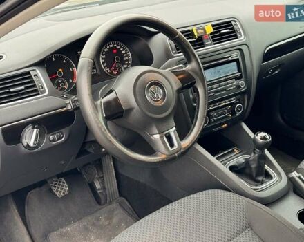 Черный Фольксваген Джетта, объемом двигателя 1.6 л и пробегом 279 тыс. км за 8690 $, фото 16 на Automoto.ua