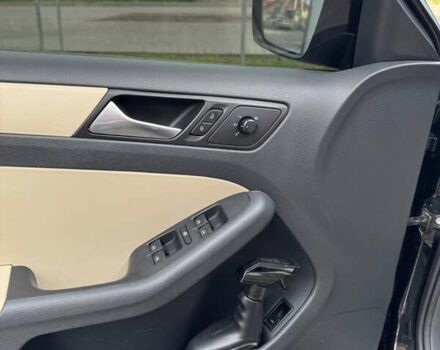 Черный Фольксваген Джетта, объемом двигателя 2.5 л и пробегом 236 тыс. км за 8500 $, фото 9 на Automoto.ua