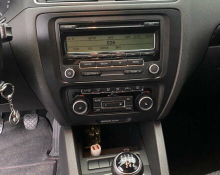 Черный Фольксваген Джетта, объемом двигателя 1.2 л и пробегом 112 тыс. км за 7800 $, фото 27 на Automoto.ua